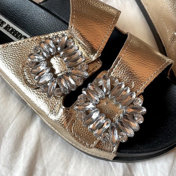 FUN. Cape Robbin Rhinestone Slides. Size 5.5 - Picture 3 of 4